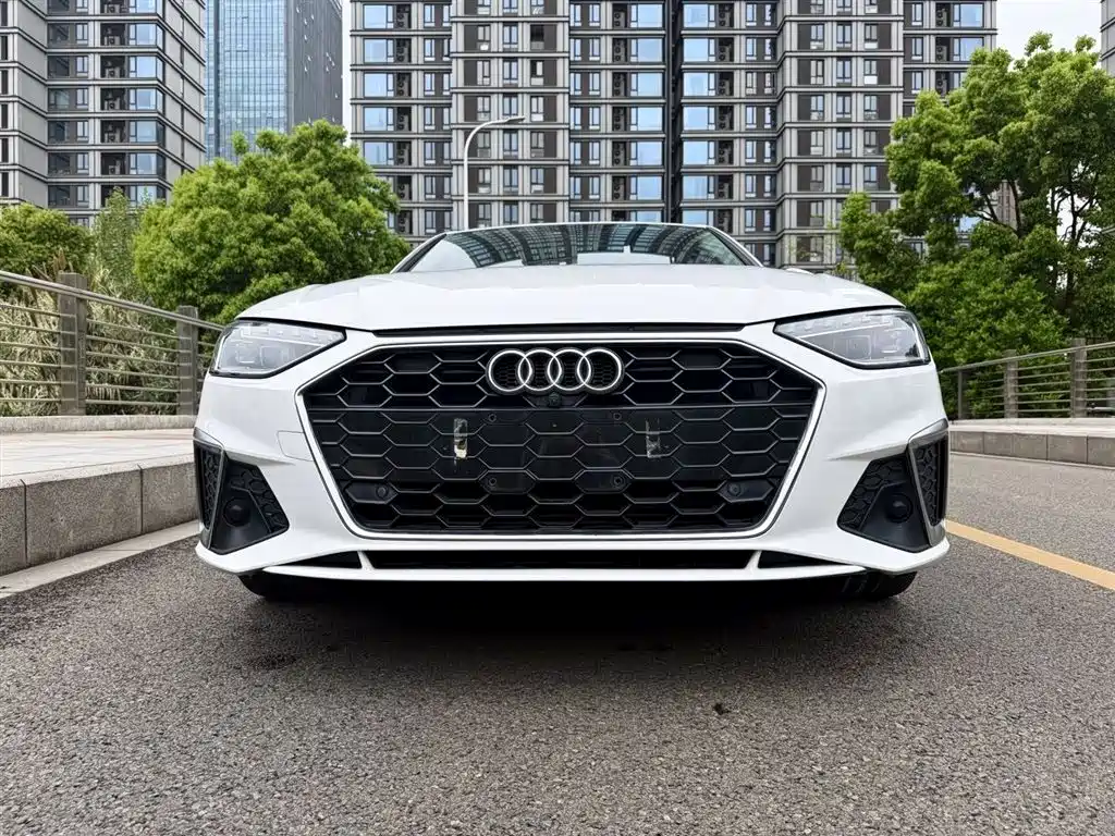 Audi A4L 2022 — фото 2