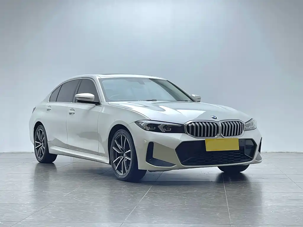 BMW 3 Series 2023 — фото 19