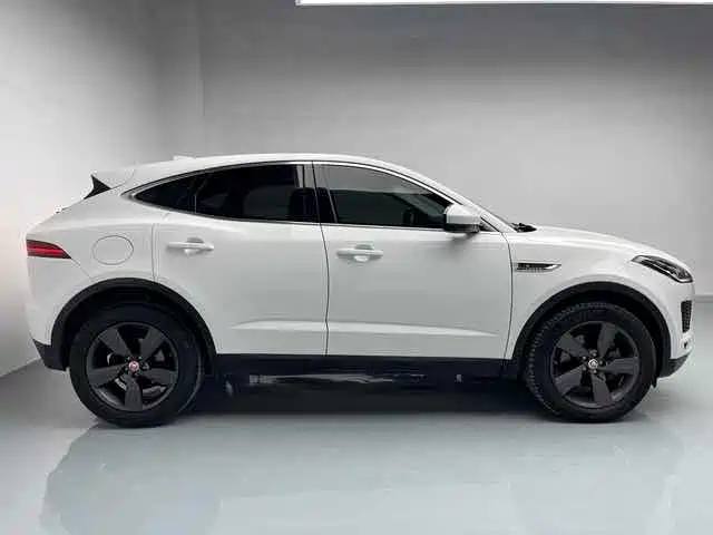Jaguar E-PACE 2021 — фото 4