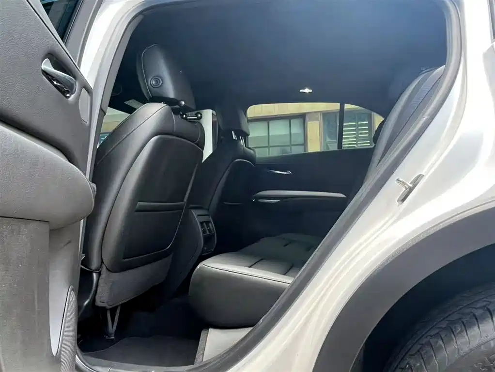 Cadillac XT4 2021 — фото 10
