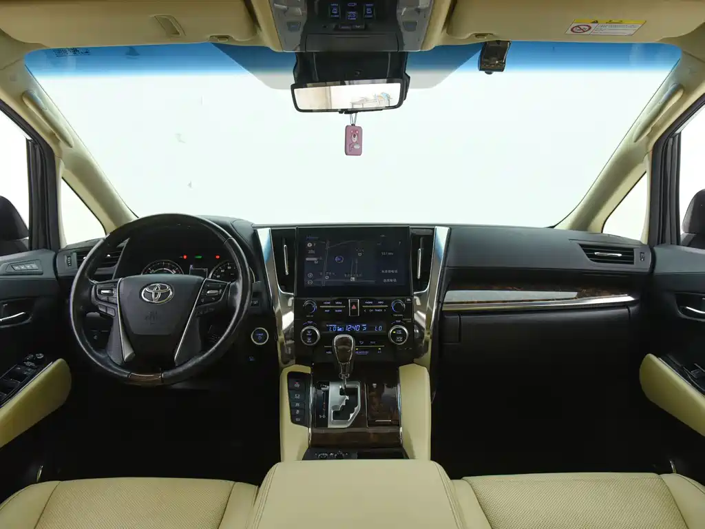 Toyota Alphard 2022 — фото 14