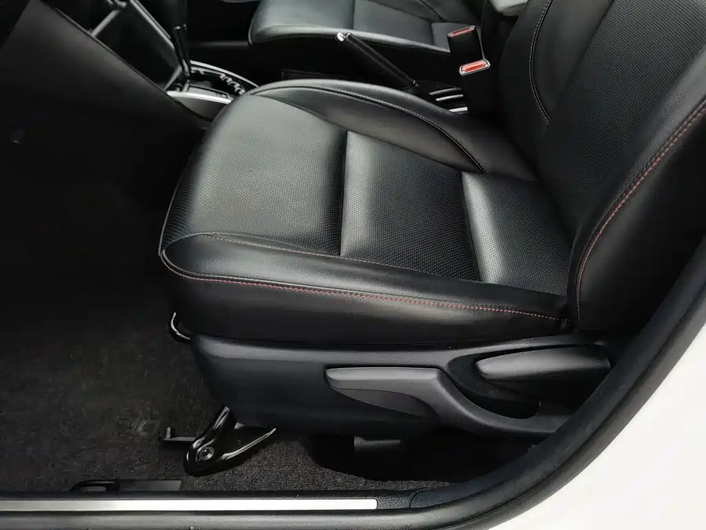 Toyota Yaris L 2020 — фото 20