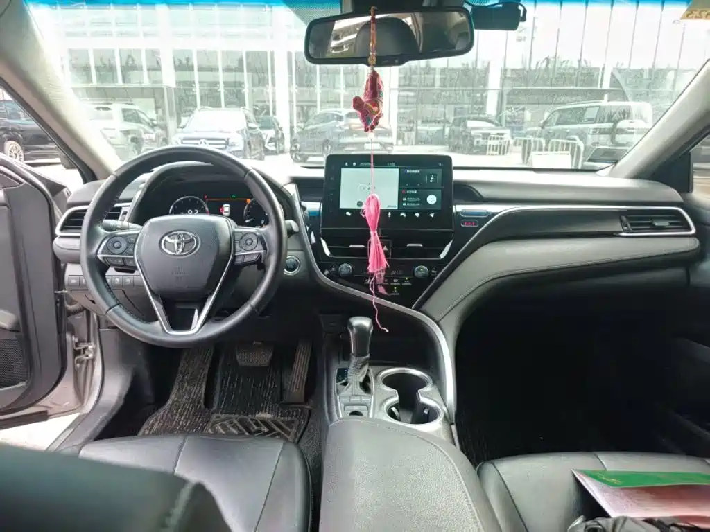 Toyota Camry 2021 — фото 14
