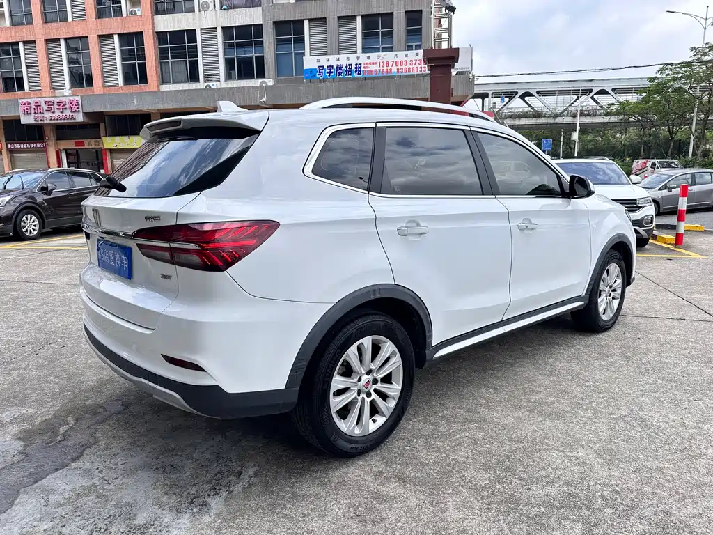 Roewe RX5 2016 — фото 6