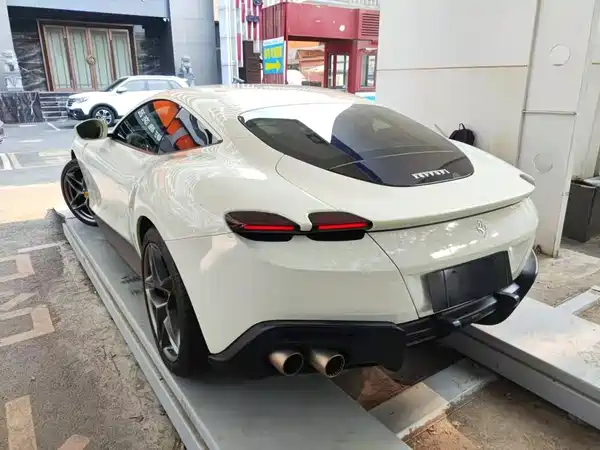 Ferrari Roma 2021