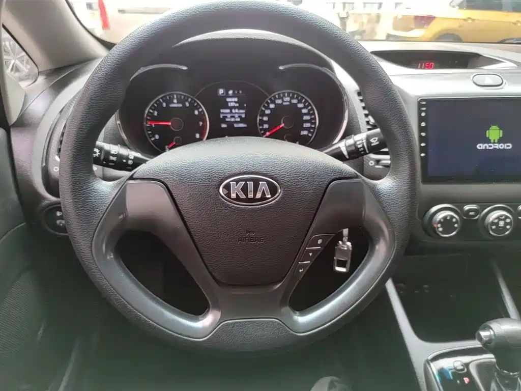 Kia K3 2018 — фото 11