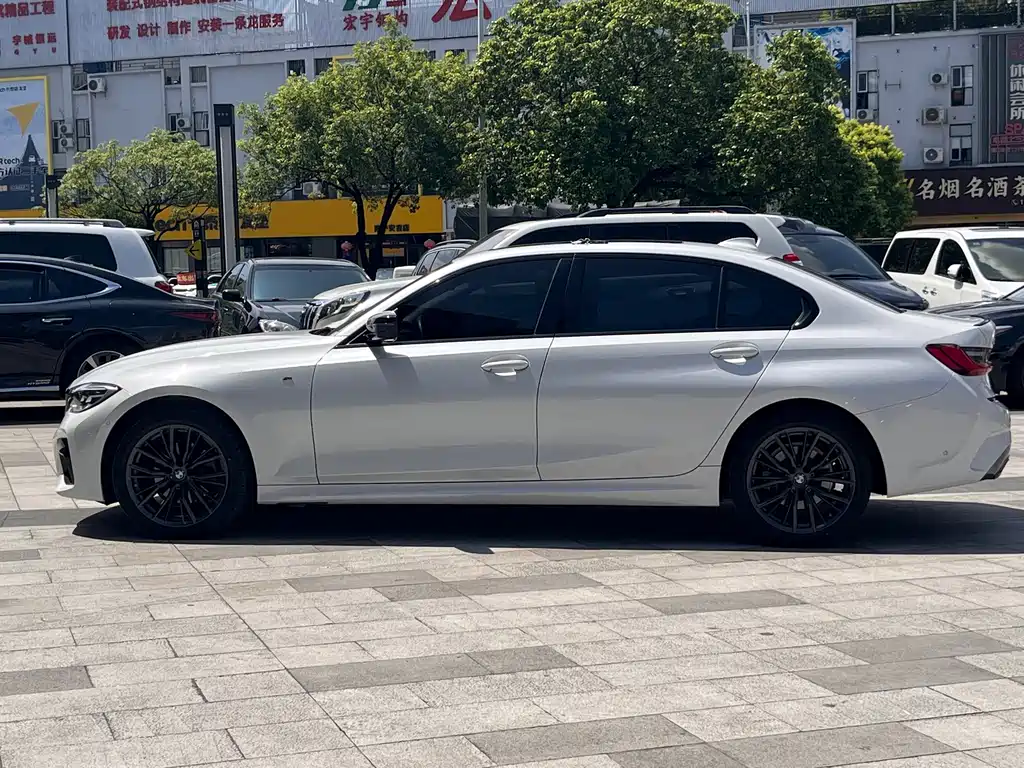 BMW 3 Series 2021
