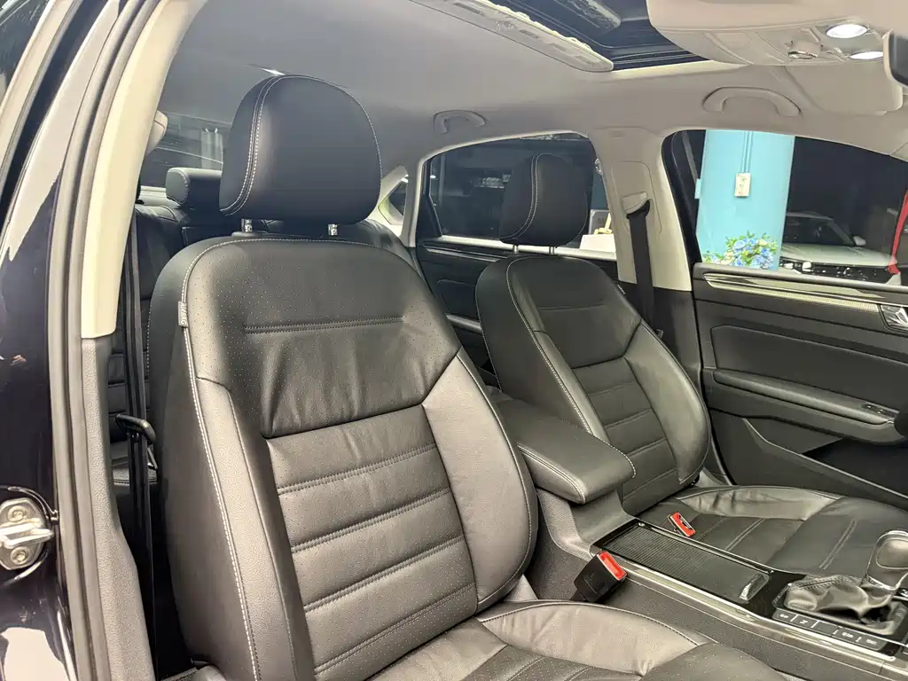 Volkswagen Passat 2018 — фото 16