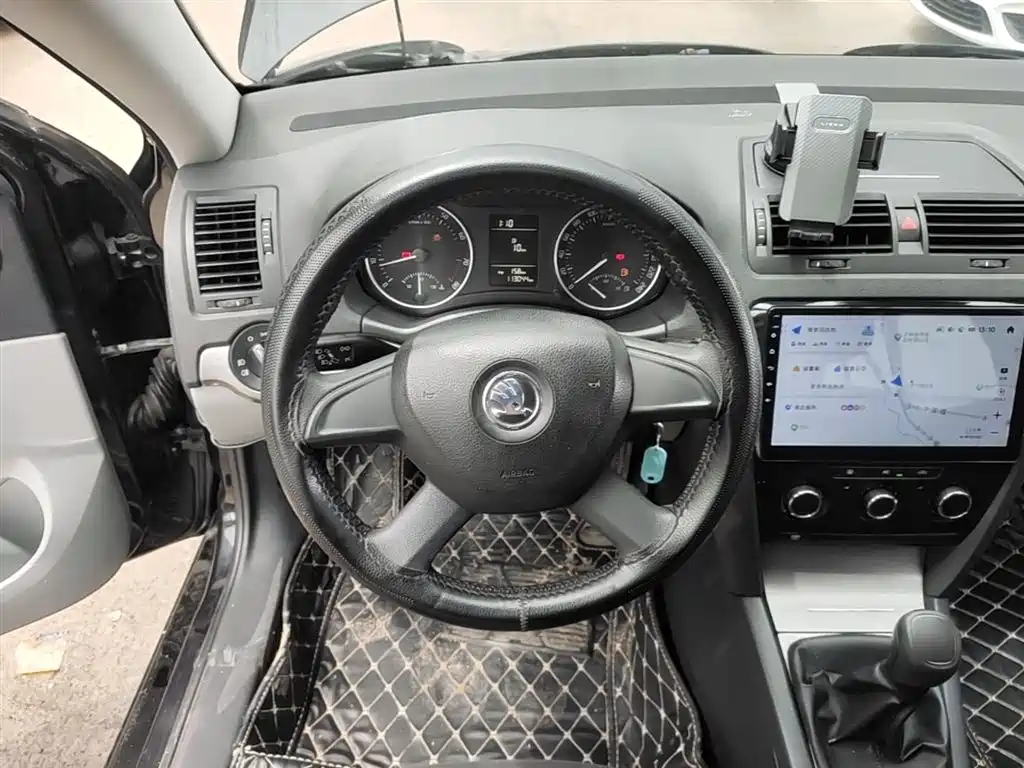 Skoda Octavia 2015 — фото 11
