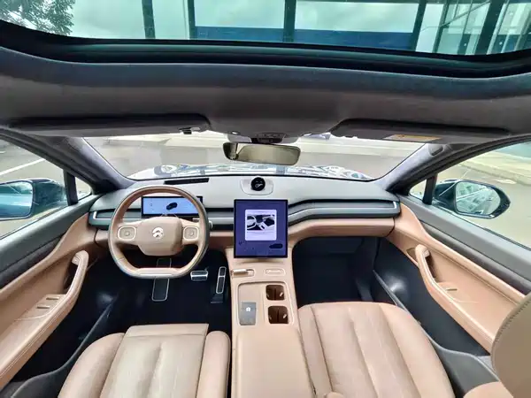 NIO ES8 2023