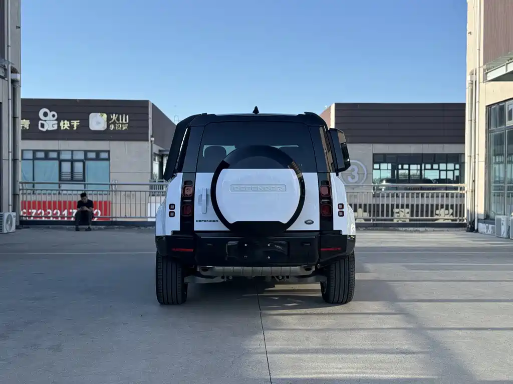 Land Rover Defender 2025 — фото 6