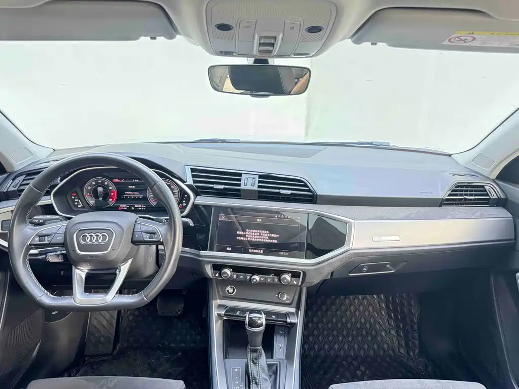 Audi Q3 2023 — фото 16