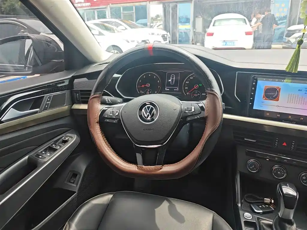 Volkswagen Passat 2021 — фото 11