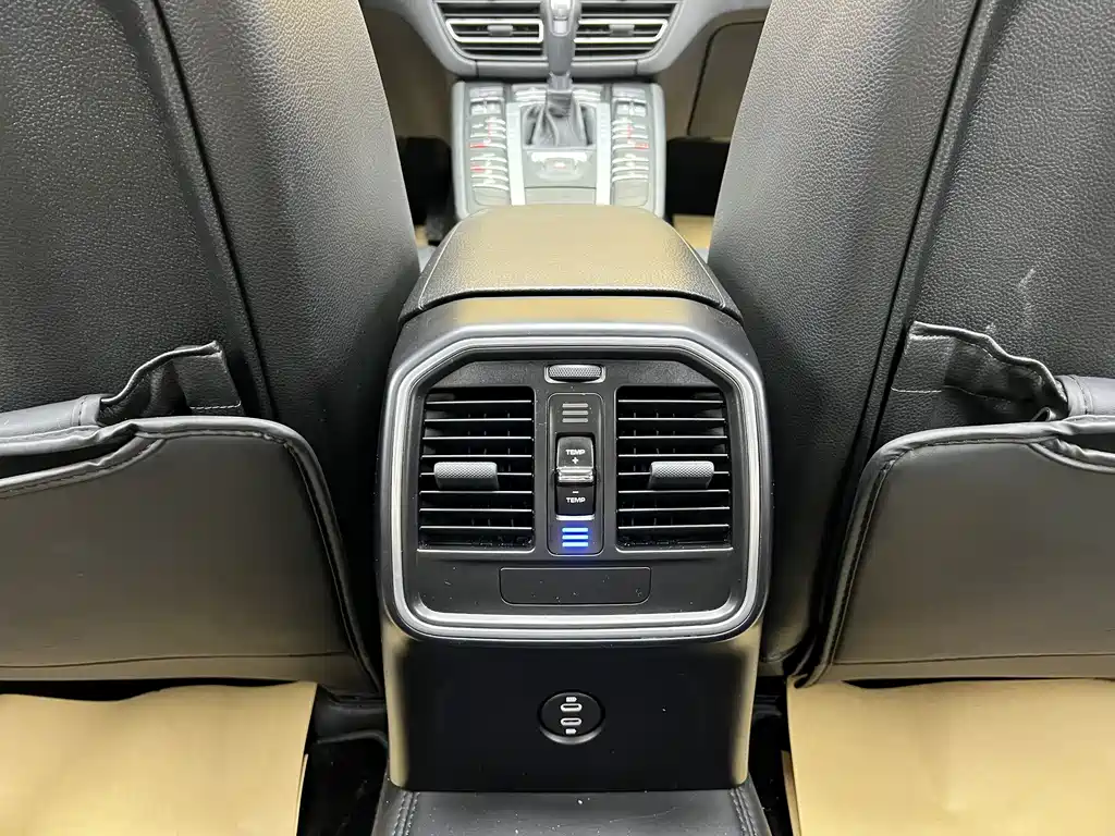 Porsche Macan 2020 — фото 21