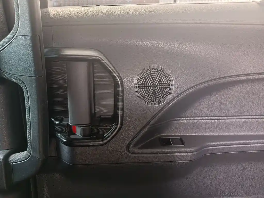 Toyota Sienna 2022 — фото 20