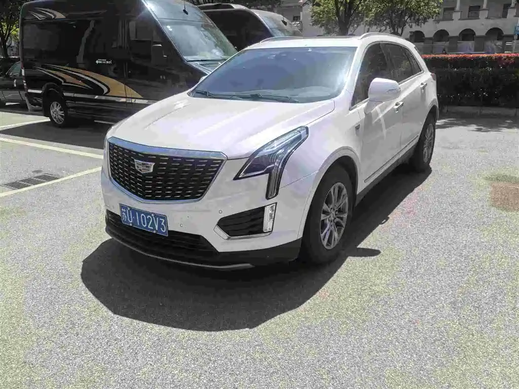 Cadillac XT5 2022 — фото 1