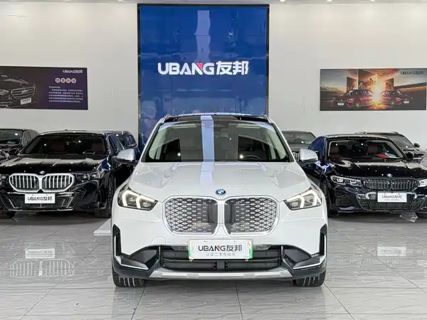 BMW iX1 2023