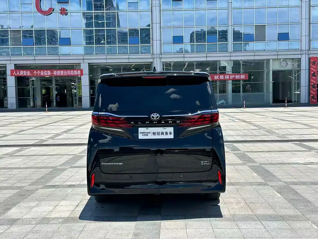 Toyota Alphard 2026 — фото 6