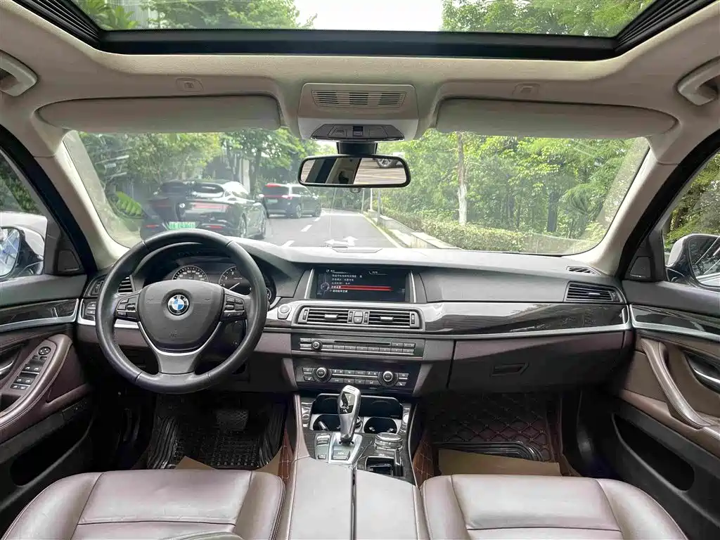 BMW 5 Series New Energy 2016 — фото 18