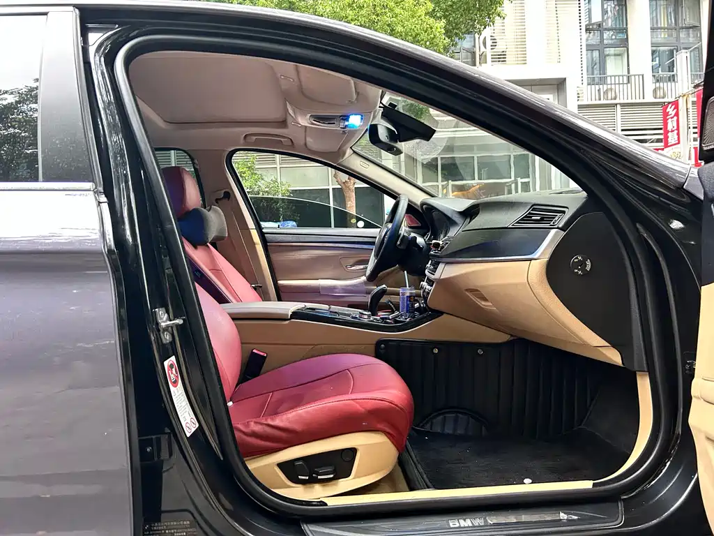 BMW 5 Series 2011
