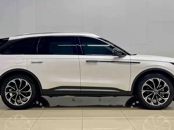 Lincoln Nautilus 2023