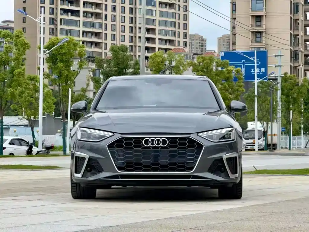 Audi A4L 2022 — фото 10