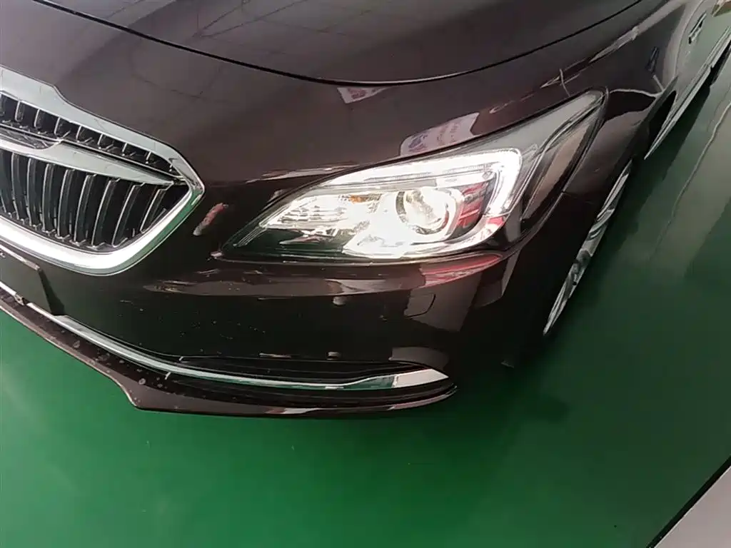 Buick LaCrosse 2017 — фото 24