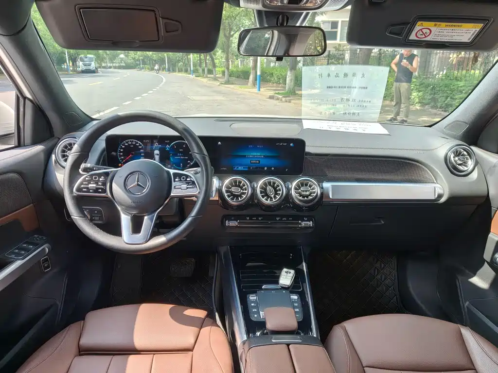 Mercedes-Benz GLB 2023