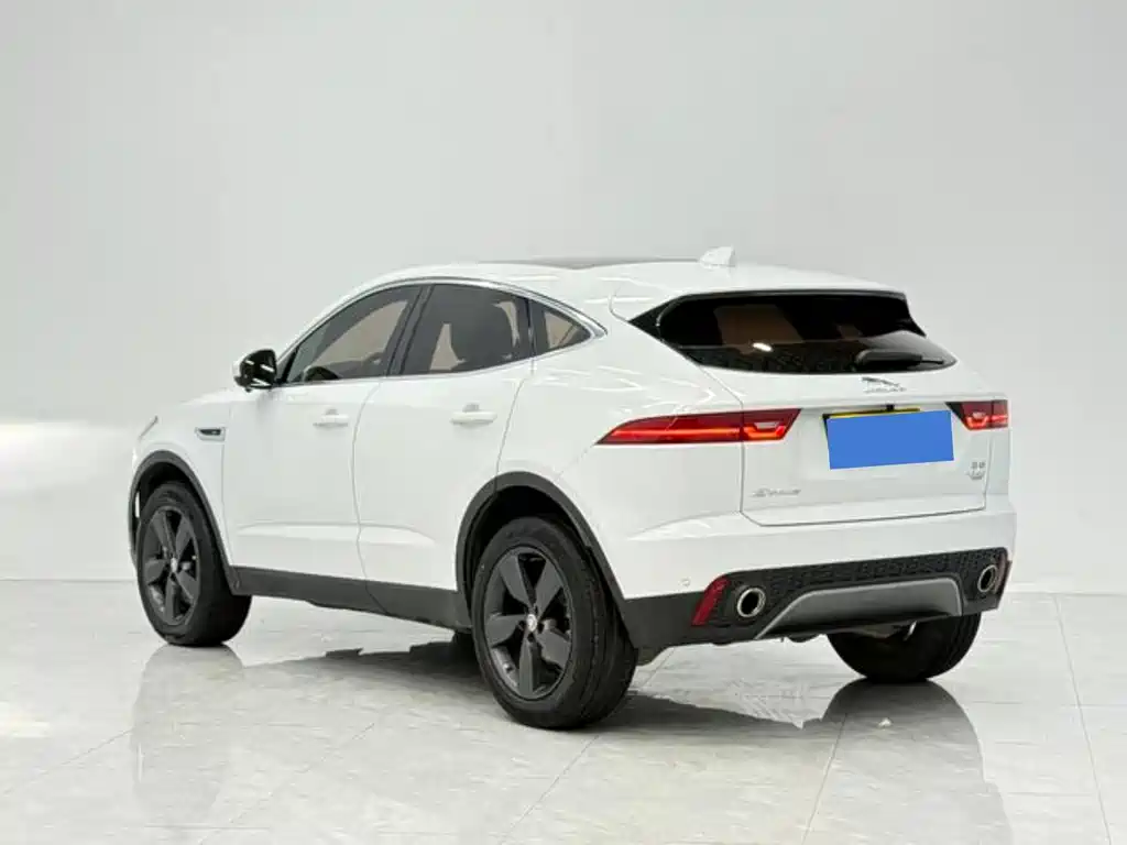 Jaguar E-PACE 2021 — фото 4