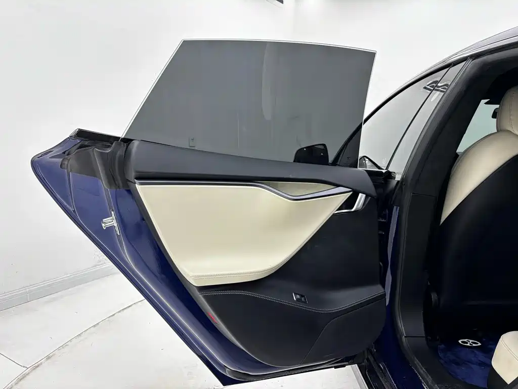 Tesla Model S 2021 — фото 12