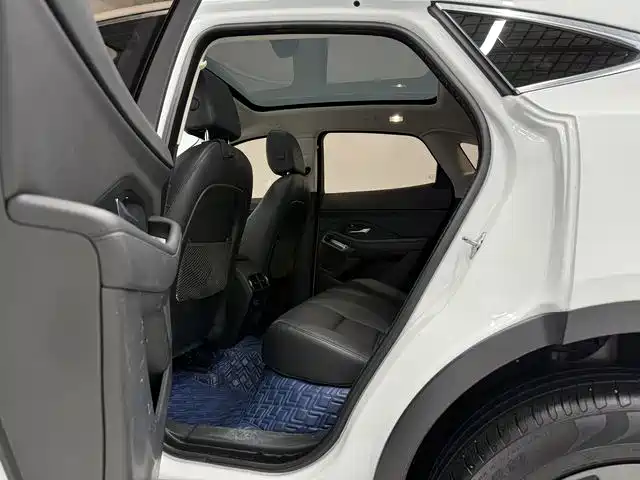 Jaguar E-PACE 2021 — фото 10