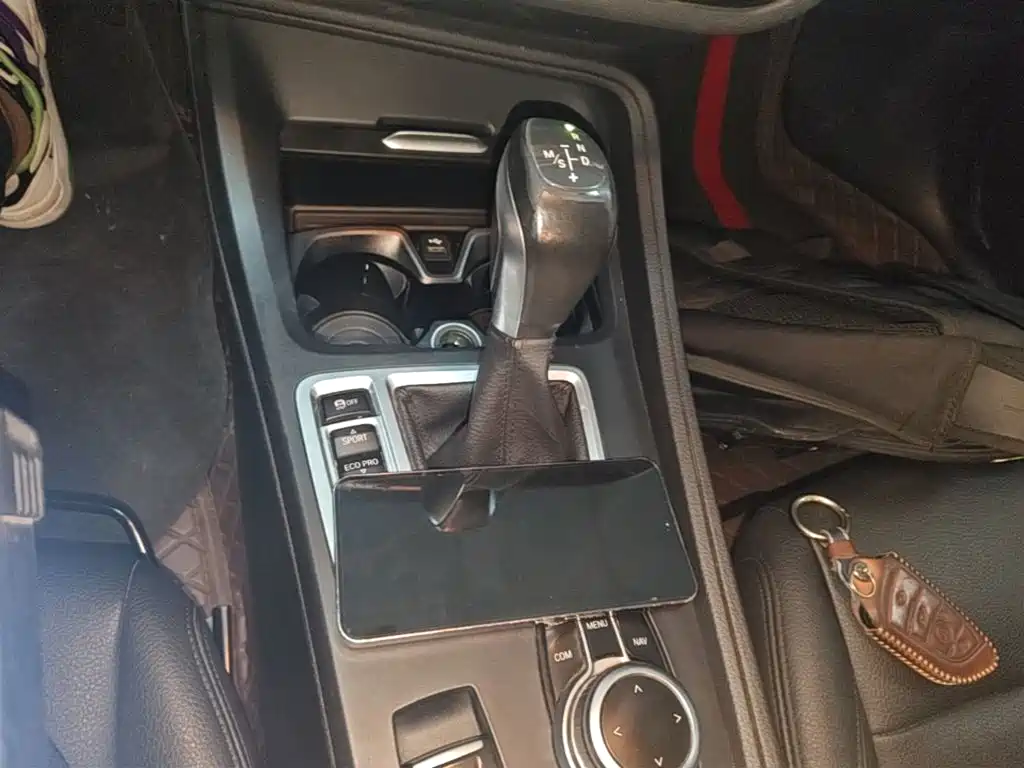 BMW 1 Series 2019 — фото 14