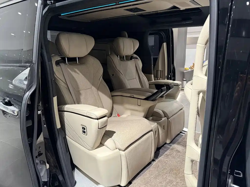 Toyota Vellfire 2024 — фото 10