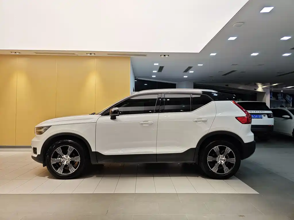 Volvo XC40 2019 — фото 7