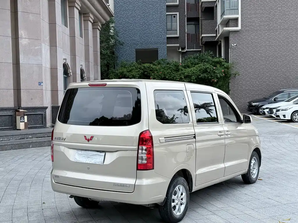Wuling Hongguang V 2023 — фото 9