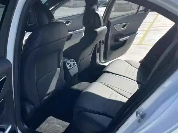 Mercedes-Benz C-Class 2022