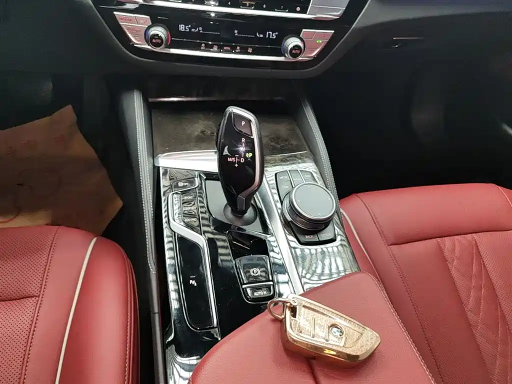 BMW 5 Series 2022 — фото 14