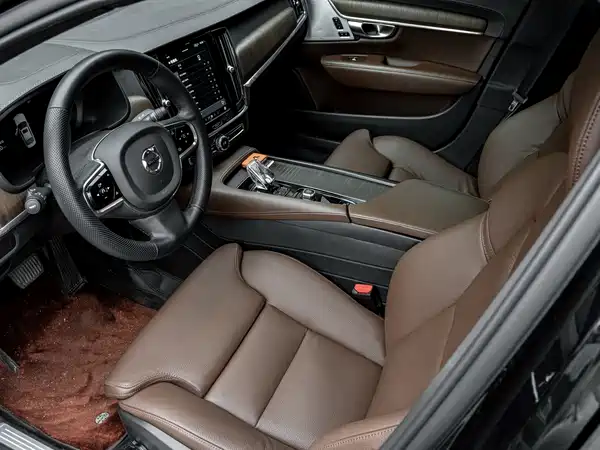 Volvo S90 2023