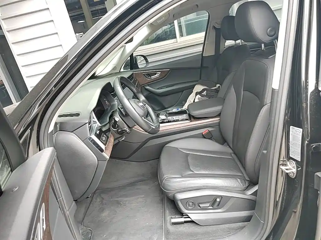 Audi Q7 2023 — фото 22