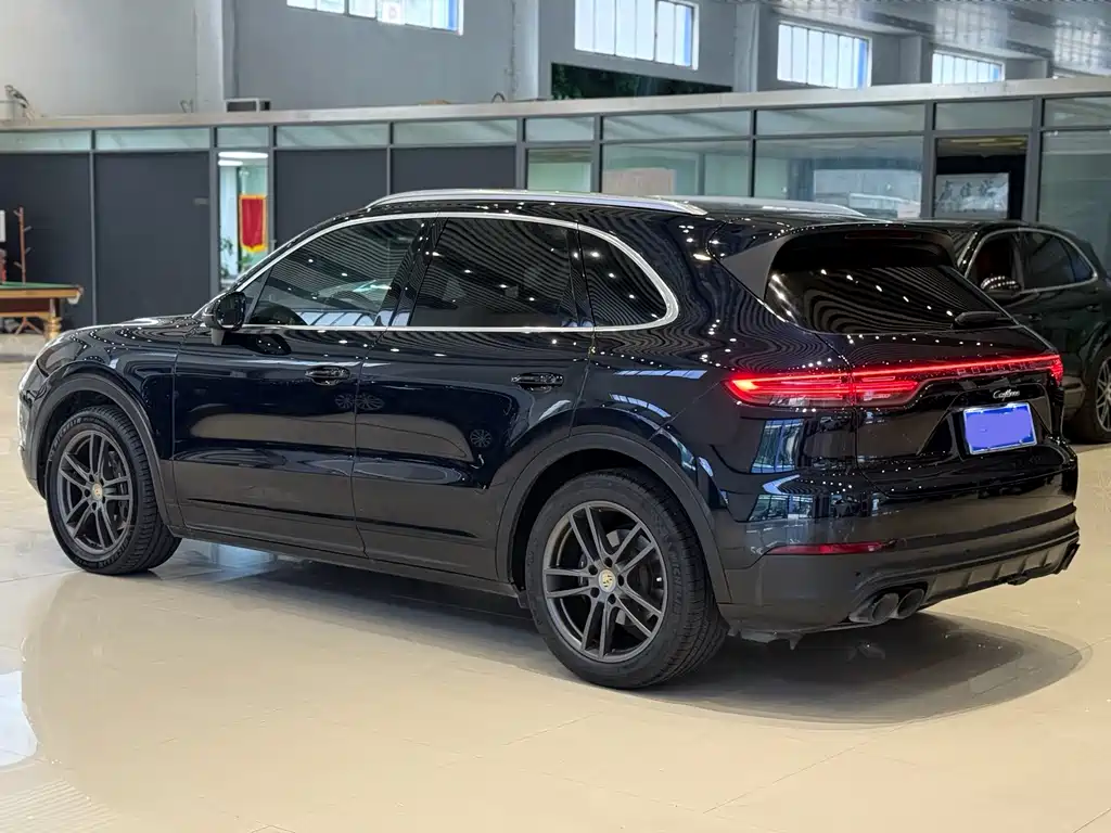 Porsche Cayenne 2022