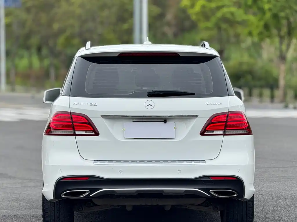 Mercedes-Benz GLE 2015 — фото 15