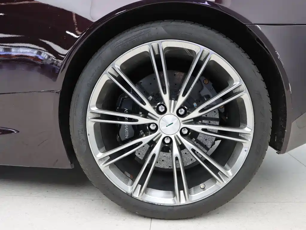 Aston Martin Virage 2012 — фото 28