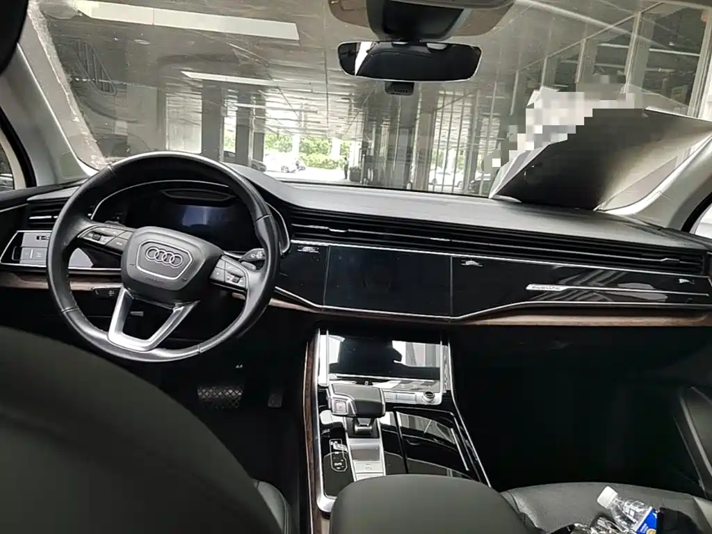 Audi Q7 2023 — фото 16