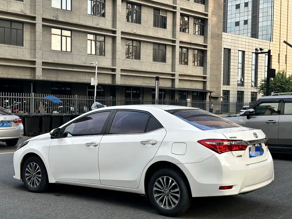 Toyota Corolla 2019 — фото 12