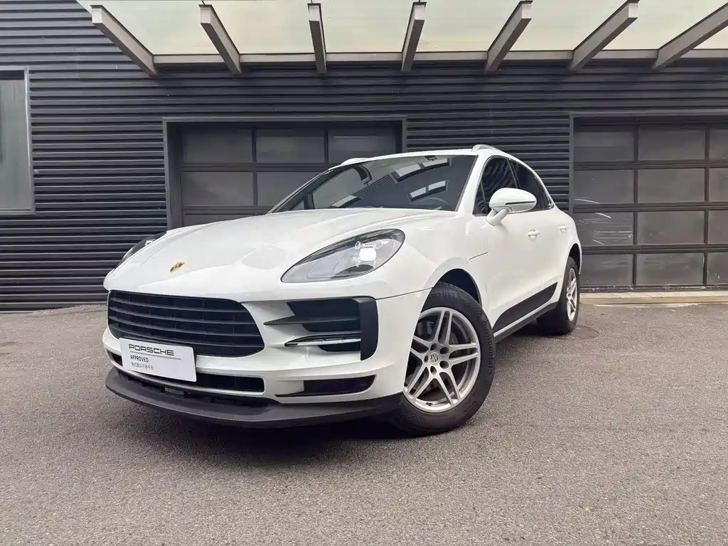 Porsche Macan 2019 — фото 1