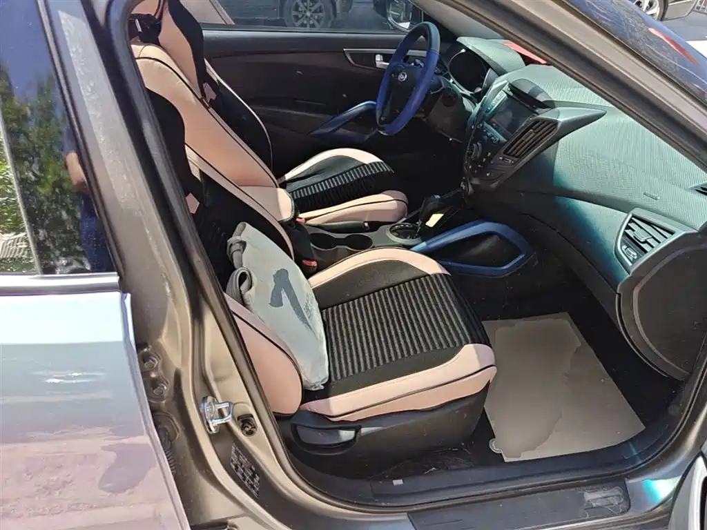 Hyundai Veloster 2015 — фото 25