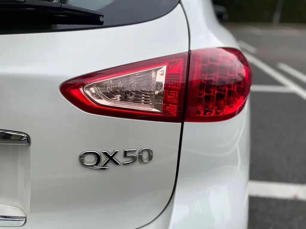 Infiniti QX50 2017 — фото 15