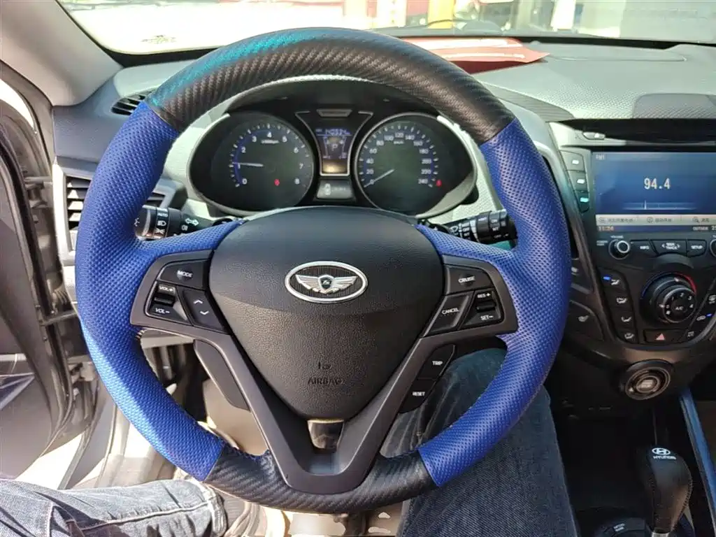 Hyundai Veloster 2015 — фото 11