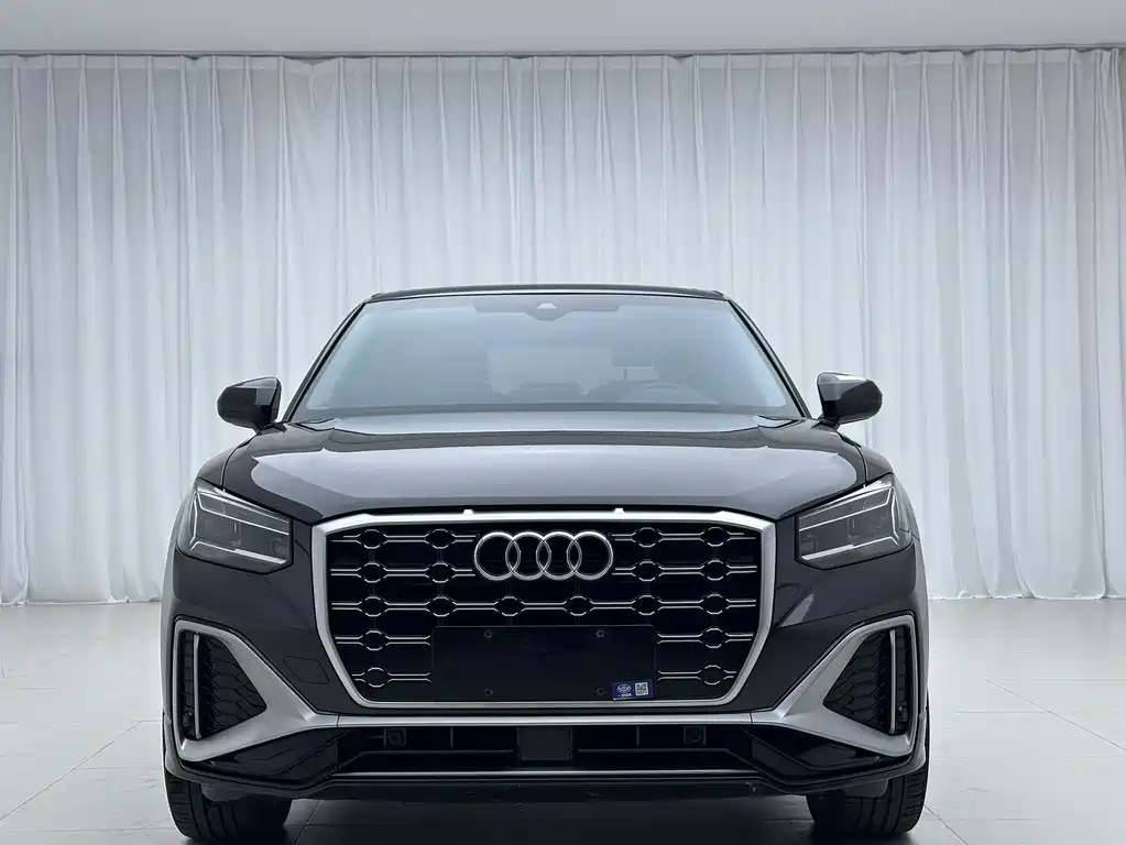 Audi Q2L 2022 — фото 2