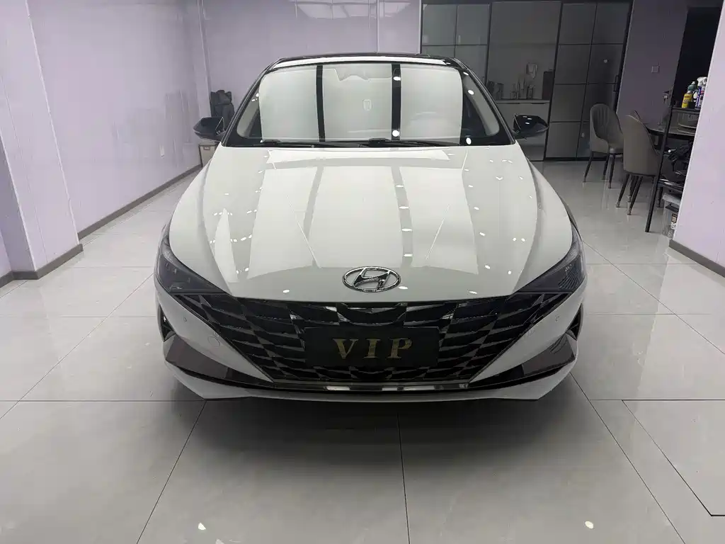 Hyundai Elantra 2022